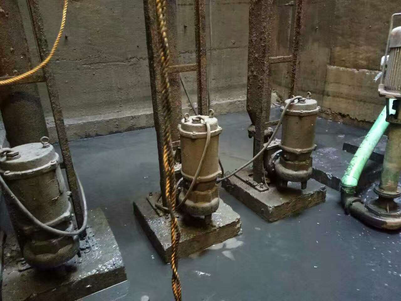 泽库污水池清理